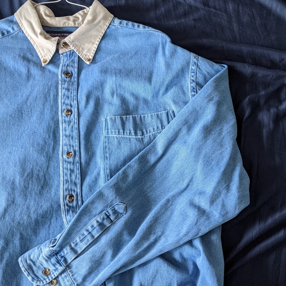 Roundtree & Yorke Other - Classic denim button down shirt with collar